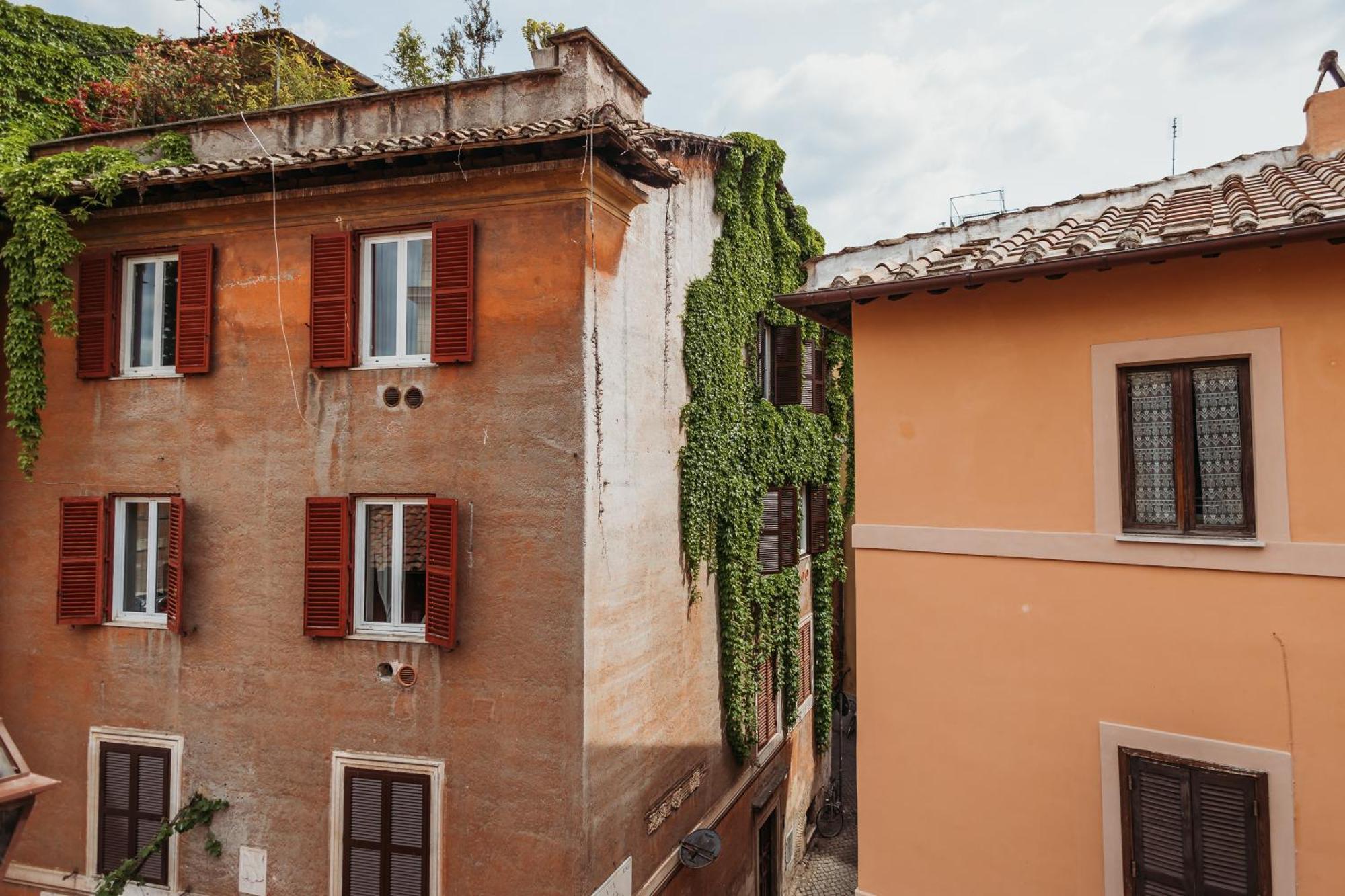 Nl Trastevere, Rome